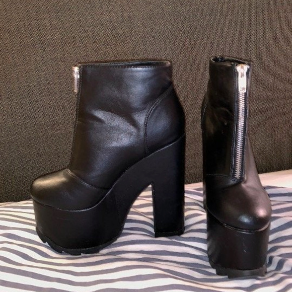 YRU Nightmare Platform Heels Dollskill (7) - Picture 6 of 8